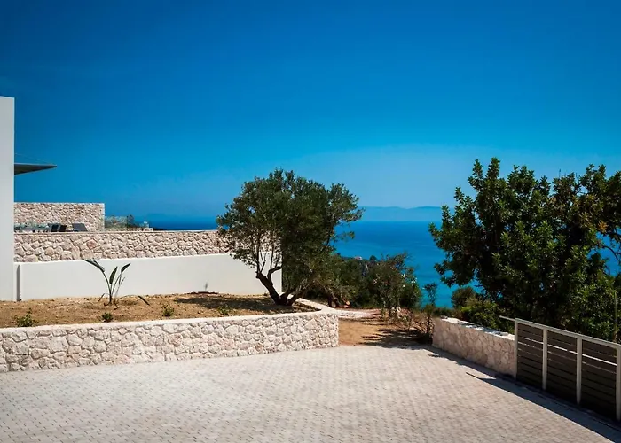 Mystique View فيلة