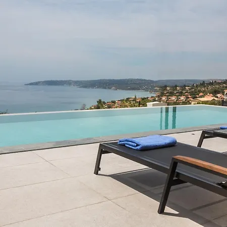 Mystique View فيلة