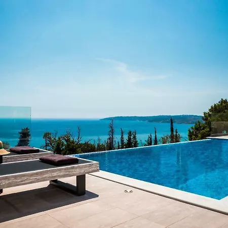 فيلة Mystique View لورداهاتا