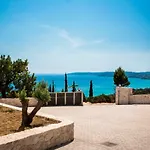 Mystique View Лурдата